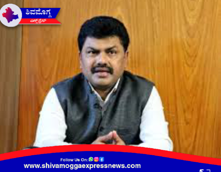 ಪೊಲೀಸರು ಕಾಂಗ್ರೆಸ್ ಕಾರ್ಯಕರ್ತರಂತೆ  ವರ್ತಿಸದೆ, ನಿಷ್ಪಕ್ಷಪಾತವಾಗಿ ಕ್ರಮ ಕೈಗೊಳ್ಳಬೇಕು – ಬಿ ವೈ ರಾಘವೇಂದ್ರ