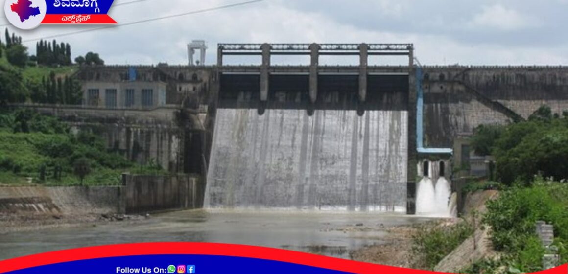 ಅಧಿಕಾರಿಗಳ ಎಡವಟ್ಟು ! ಭದ್ರಾ ಜಲಾಶಯದ ನೀರು ಪೋಲು ! ರೈತರ ಆಕ್ರೋಶ !