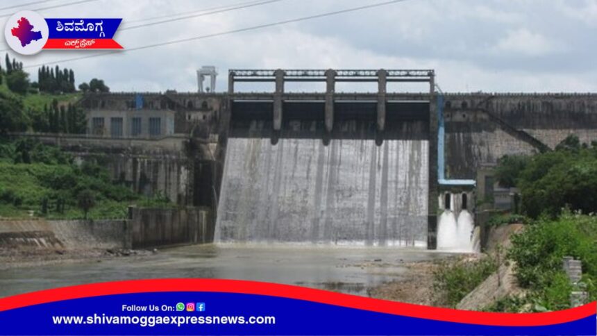 ಅಧಿಕಾರಿಗಳ ಎಡವಟ್ಟು ! ಭದ್ರಾ ಜಲಾಶಯದ ನೀರು ಪೋಲು ! ರೈತರ ಆಕ್ರೋಶ !