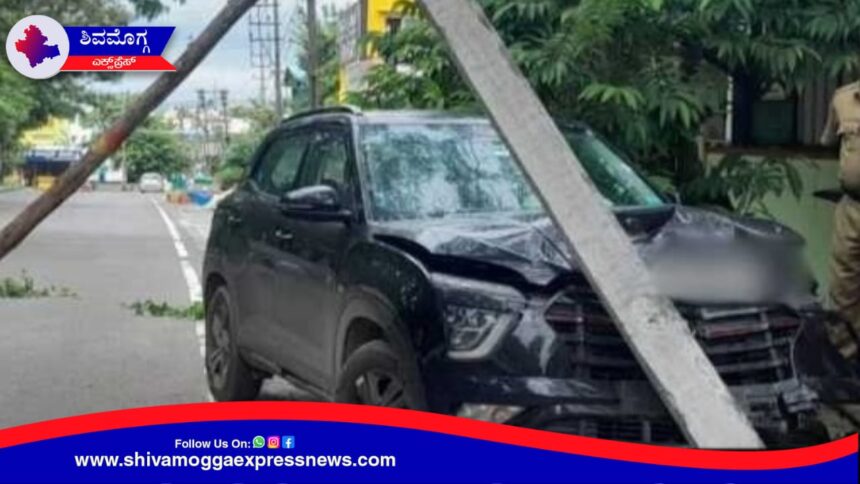 ಆಲ್ಕೊಳದ ಬಳಿ ವಿದ್ಯುತ್ ಕಂಬಕ್ಕೆ ಡಿಕ್ಕಿ ಹೊಡೆದ ಕಾರು !