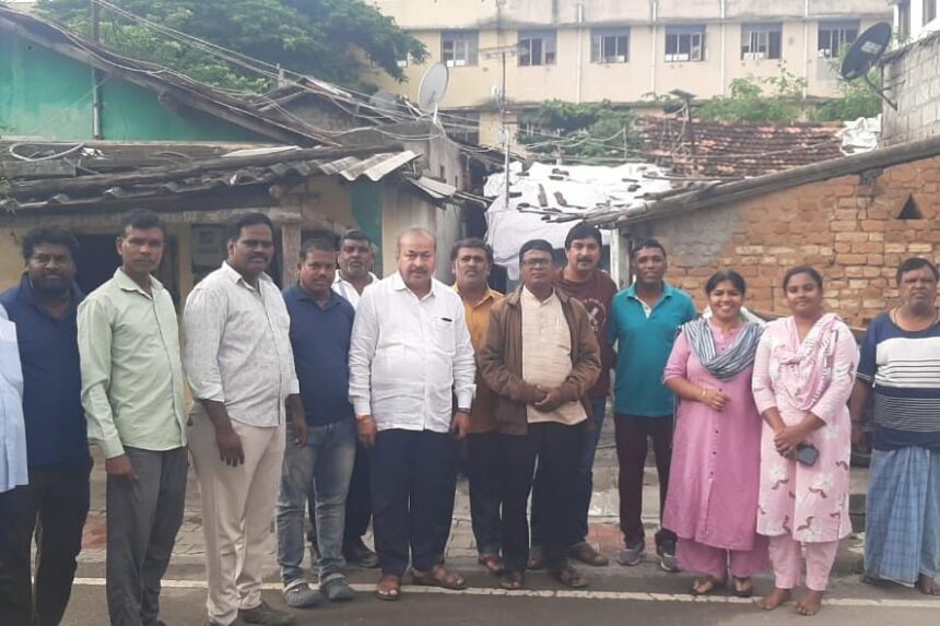 ಶಿವಮೊಗ್ಗ: ಬಾಪೂಜಿನಗರಕ್ಕೆ ಶಾಸಕ ಚನ್ನಬಸಪ್ಪ ಭೇಟಿ; ಸ್ಥಳೀಯರ ಸಮಸ್ಯೆ ಆಲಿಸಿ, ತಕ್ಷಣದ ಪರಿಹಾರಕ್ಕೆ ಸೂಚನೆ!