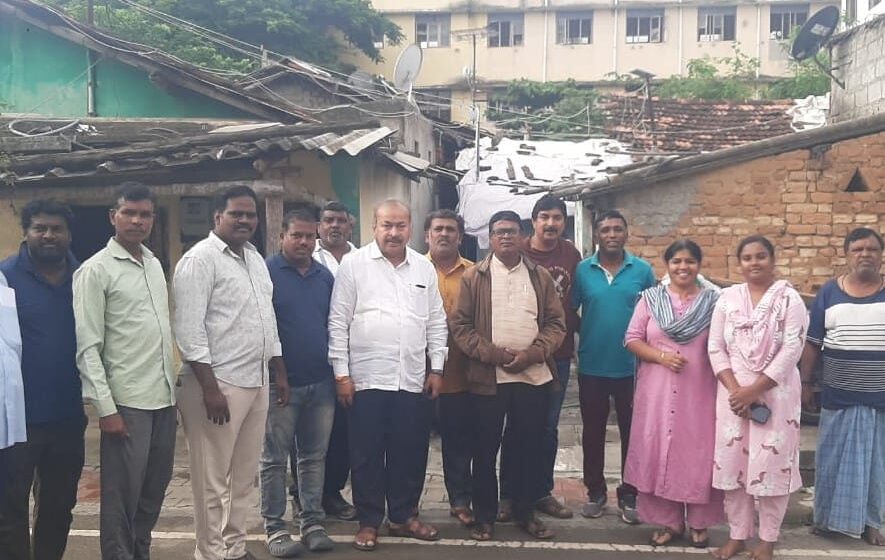 ಶಿವಮೊಗ್ಗ: ಬಾಪೂಜಿನಗರಕ್ಕೆ ಶಾಸಕ ಚನ್ನಬಸಪ್ಪ ಭೇಟಿ; ಸ್ಥಳೀಯರ ಸಮಸ್ಯೆ ಆಲಿಸಿ, ತಕ್ಷಣದ ಪರಿಹಾರಕ್ಕೆ ಸೂಚನೆ!