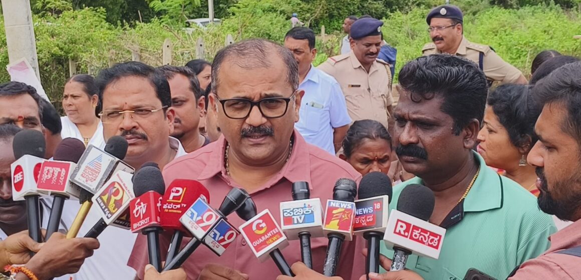 ರಾಗಿಗುಡ್ಡ ಘಟನೆ: ಆರೋಪಿಗಳ ಬಂಧನಕ್ಕೆ ಆಗ್ರಹಿಸಿ ಎಂಎಲ್‌ಸಿ ಡಾ. ಸರ್ಜಿ ಅವರಿಂದ ಪಾದಯಾತ್ರೆ ಎಚ್ಚರಿಕೆ!