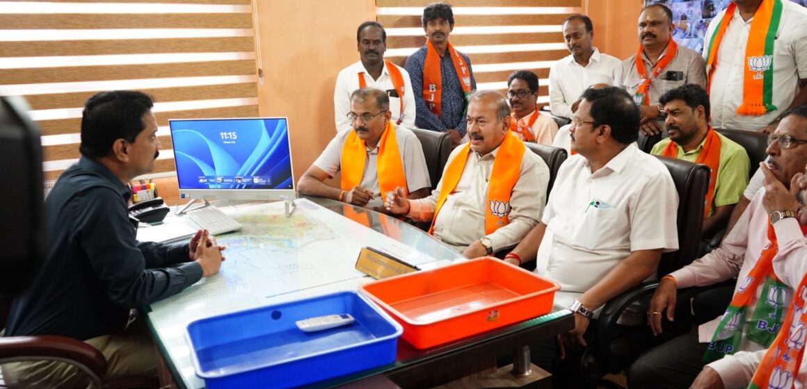 ಶಿವಮೊಗ್ಗ: ರಾಗಿಗುಡ್ಡದಲ್ಲಿ ಗಣೇಶ ಮೂರ್ತಿ ಭಗ್ನ, ಅಕ್ರಮ ಕಟ್ಟಡ ತೆರವಿಗೆ ಬಿಜೆಪಿ ಆಗ್ರಹ – ಮಹಾನಗರ ಪಾಲಿಕೆ ಆಯುಕ್ತರಿಗೆ ಮನವಿ ಸಲ್ಲಿಕೆ!